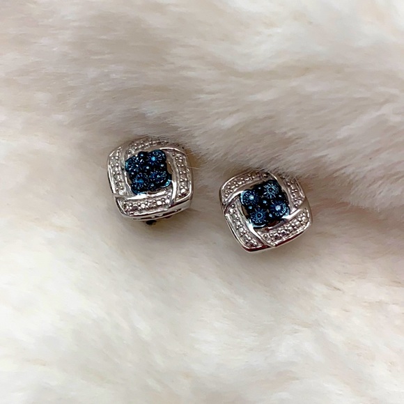 Jewelry - Blue & White Diamond Stud Earrings